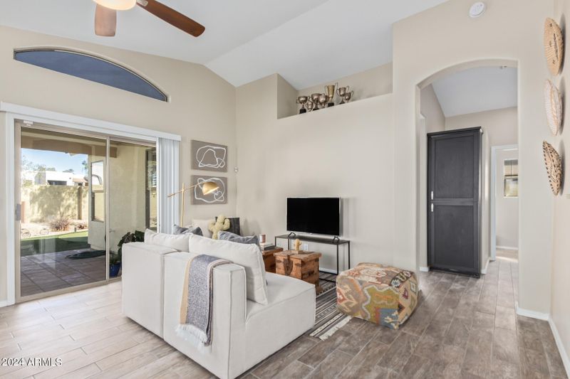4714 E Goldfinch Gate Ln, Phoenix, AZ 85044