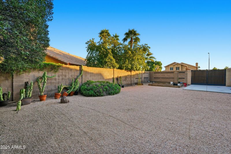 4714 E Rockledge Rd, Phoenix, AZ 85044