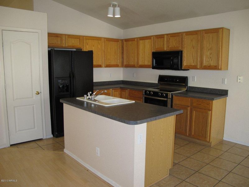 4714 E Silverwood Dr, Phoenix, AZ 85048