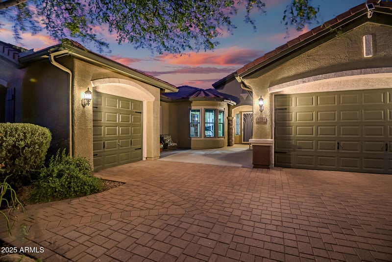 4714 Lapenna Dr, New River, AZ 85087