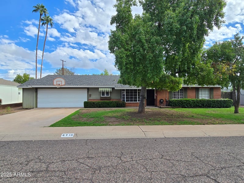 4715 35th Way, Phoenix, AZ 85018