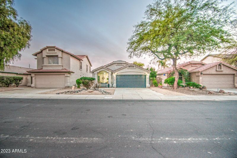 4715 E Lone Cactus Dr, Phoenix, AZ 85050