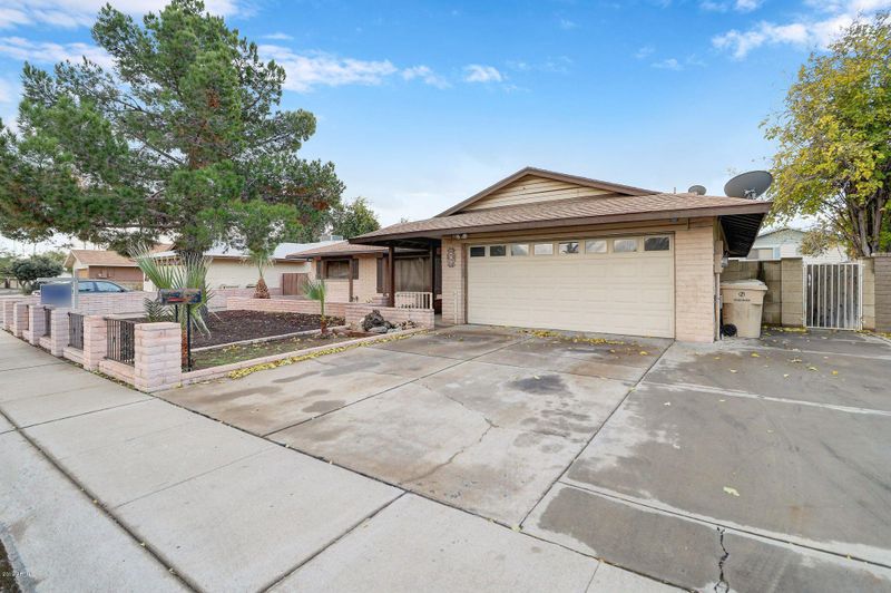 4715 W Solano Dr N, Glendale, AZ 85301