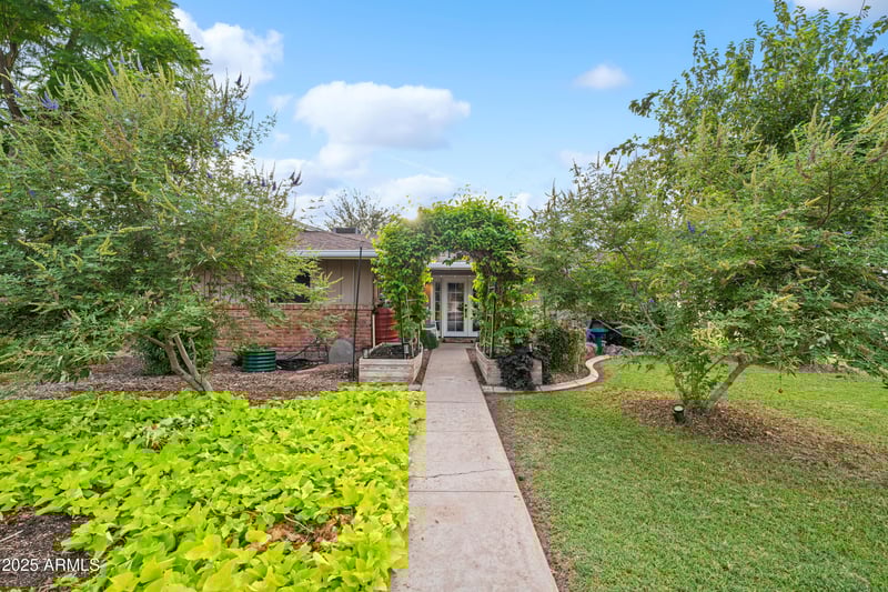 4716 83rd St, Scottsdale, AZ 85251