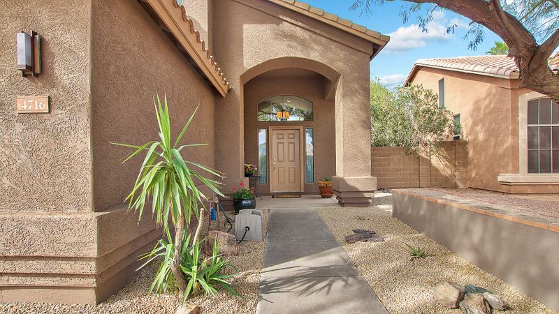 4716 E Summerhaven Dr, Phoenix, AZ 85044