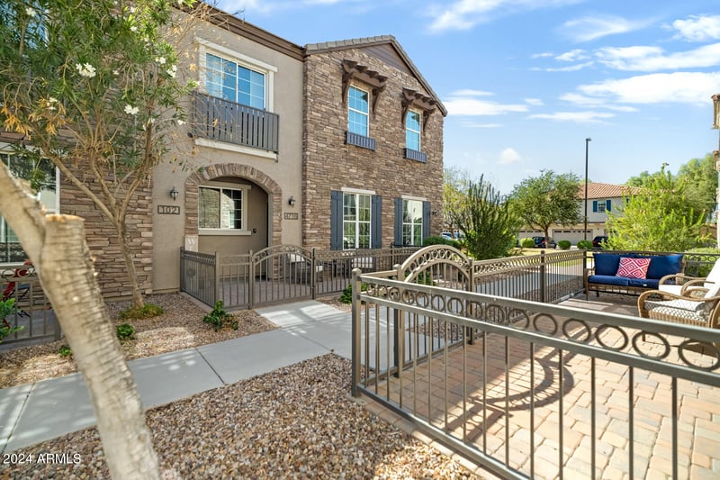 4716 Red Oak Ln #102, Gilbert, AZ 85297