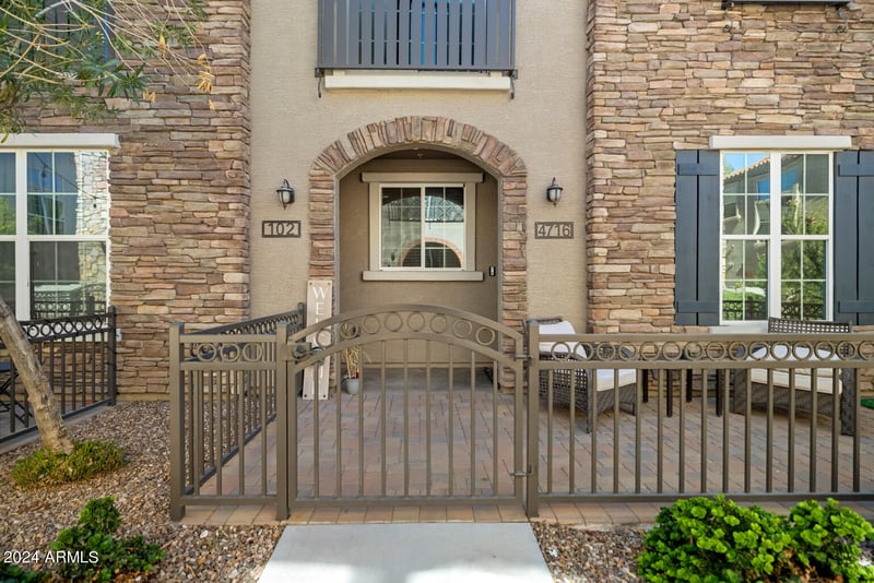 4716 Red Oak Ln #102, Gilbert, AZ 85297