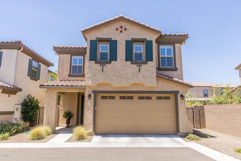 4718 E Betty Elyse Ln, Phoenix, AZ 85032