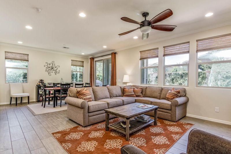 4718 E Betty Elyse Ln, Phoenix, AZ 85032