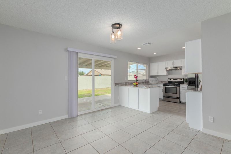 4718 E Carter Dr, Phoenix, AZ 85042