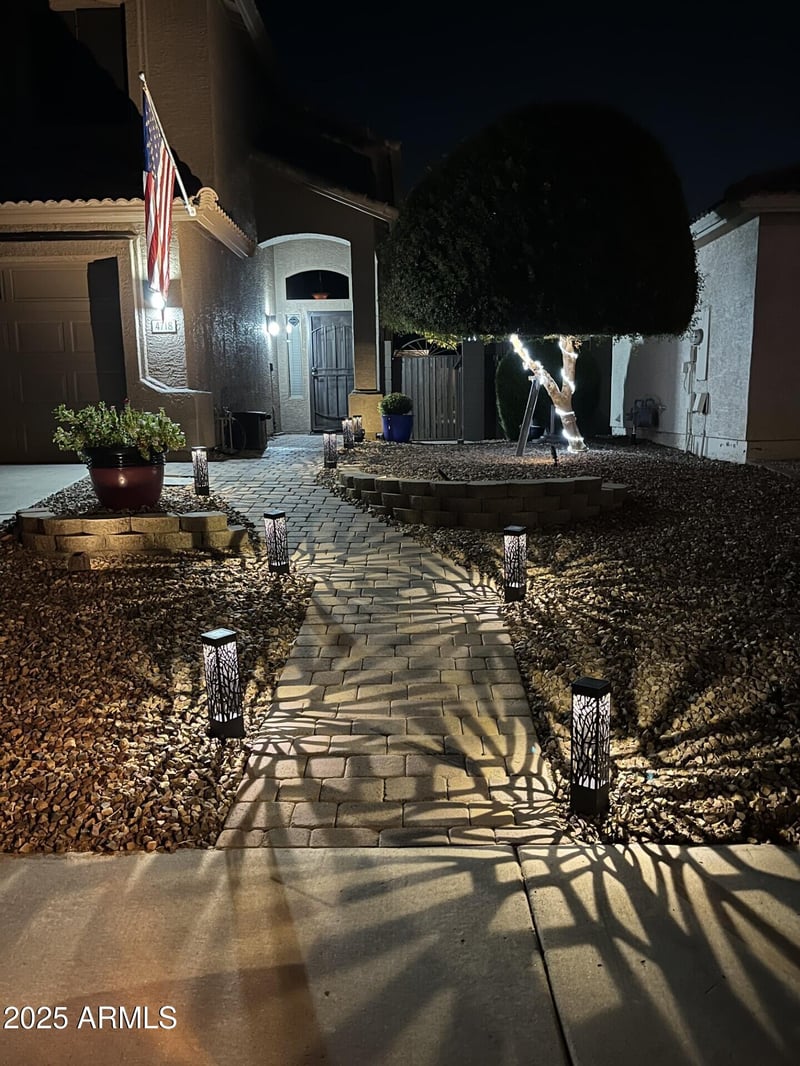 4718 Silverwood Dr, Phoenix, AZ 85048