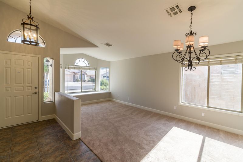 472 E Cantebria Dr, Gilbert, AZ 85296