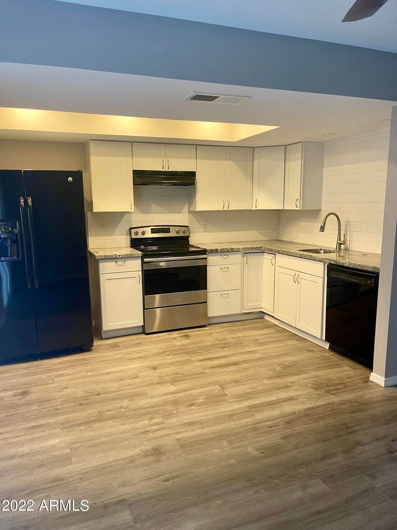 4722 W Rose Ln, Glendale, AZ 85301