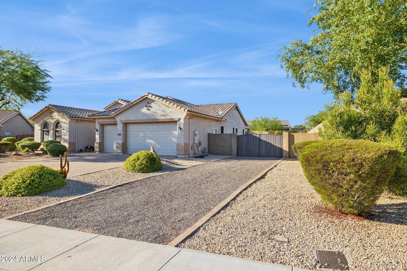 4722 W Silva Dr, Phoenix, AZ 85087