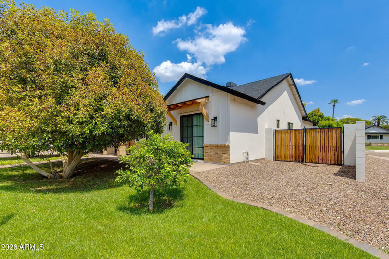 4725 N 33rd St, Phoenix, AZ 85018