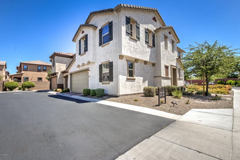4726 E Betty Elyse Ln, Phoenix, AZ 85032