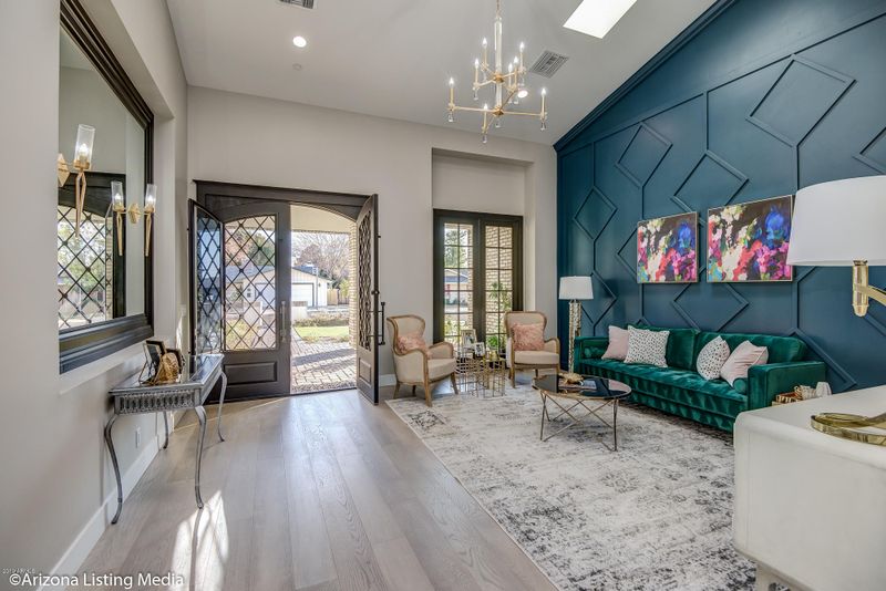4726 E Clarendon Ave, Phoenix, AZ 85018