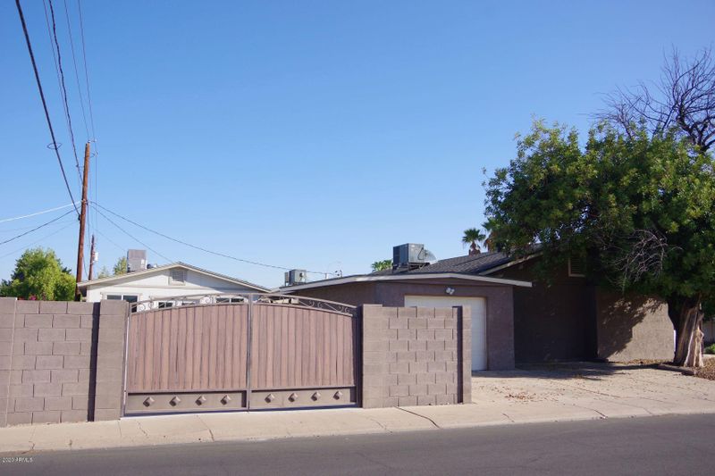 4726 N 70th Dr, Phoenix, AZ 85033