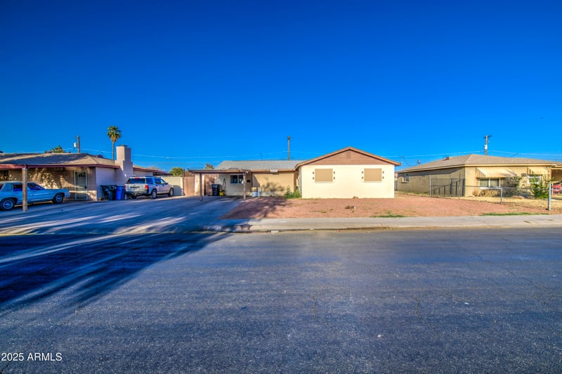 4727 50th Dr, Phoenix, AZ 85031