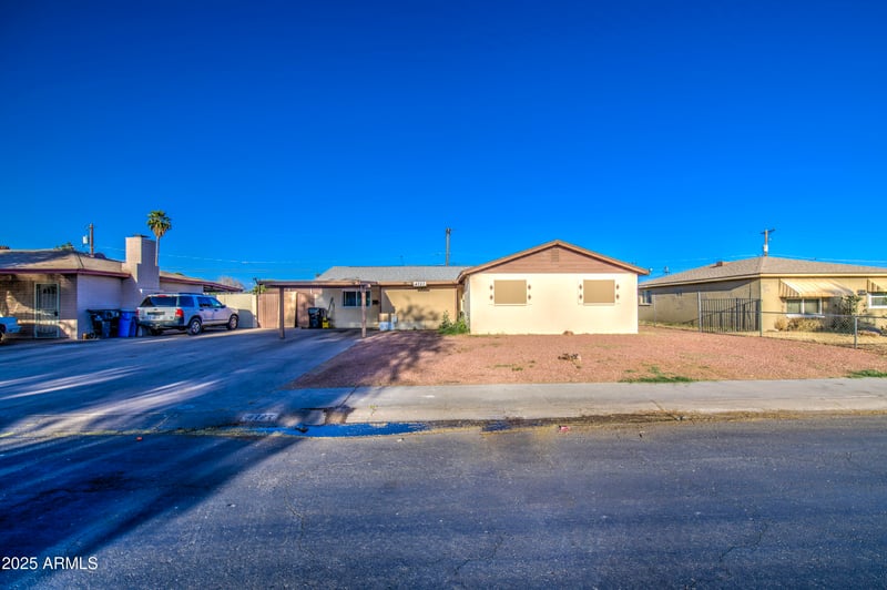 4727 50th Dr, Phoenix, AZ 85031