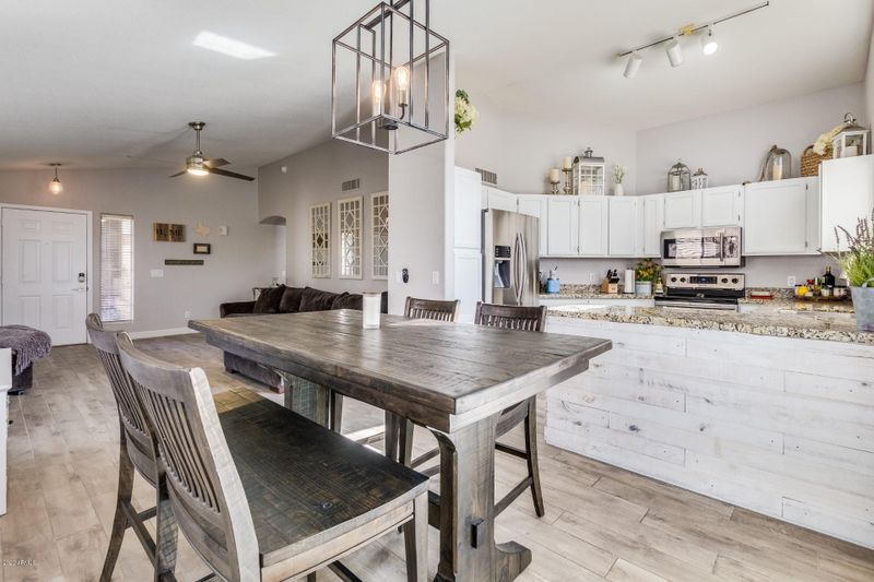 4727 E Angela Dr, Phoenix, AZ 85032