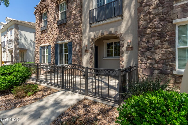 4727 E Red Oak Ln #102, Gilbert, AZ 85297