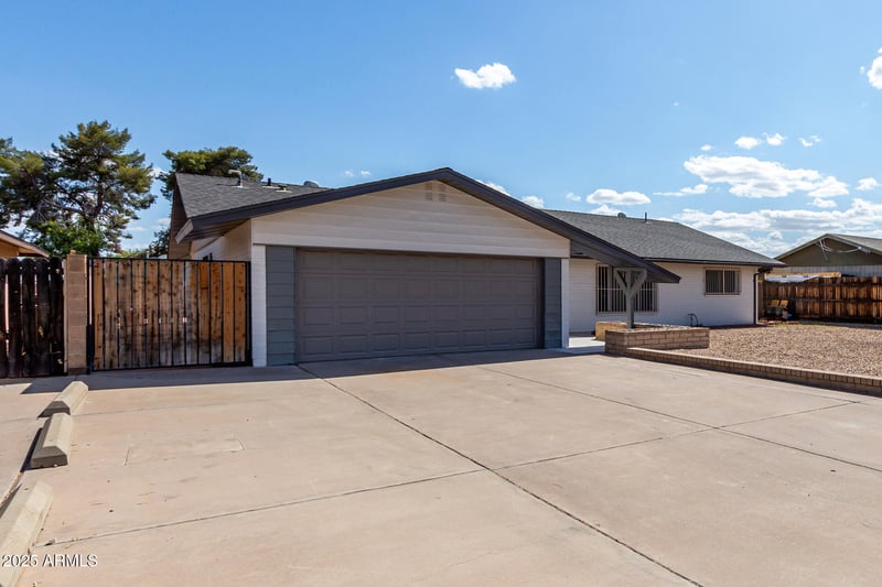 4729 Orangewood Ave, Glendale, AZ 85301