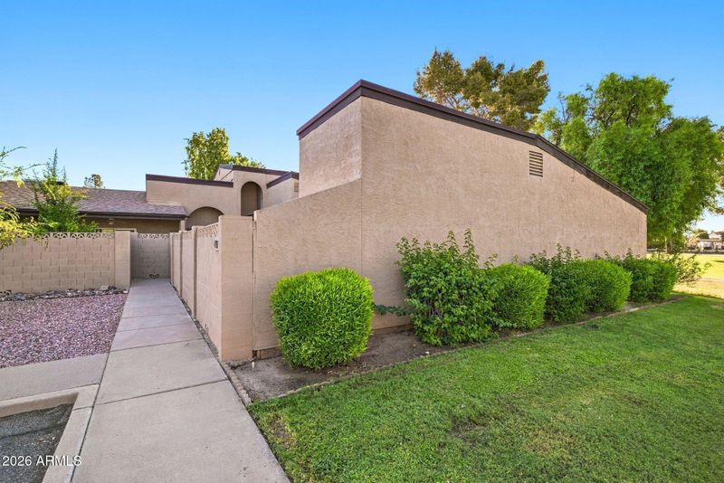 4729 W Continental Dr, Glendale, AZ 85308