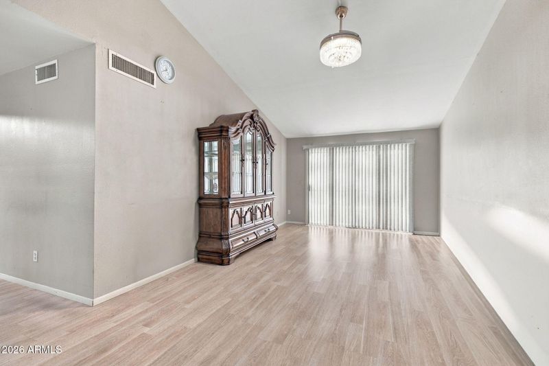 4729 W Continental Dr, Glendale, AZ 85308