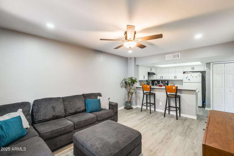 4730 Northern Ave #1102, Glendale, AZ 85301