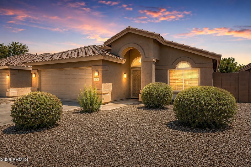 4731 E South Fork Dr, Phoenix, AZ 85044