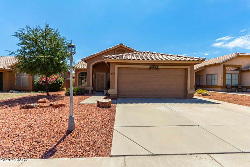 4731 E Summerhaven Dr, Phoenix, AZ 85044