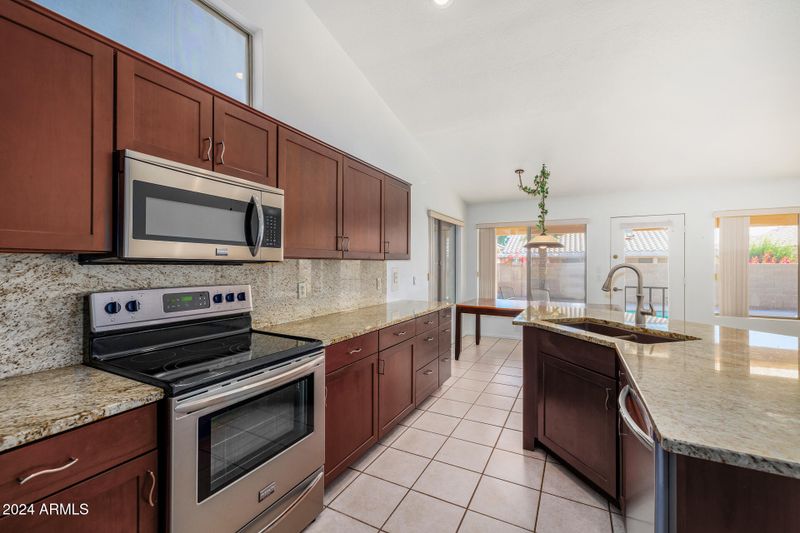 4731 E Summerhaven Dr, Phoenix, AZ 85044