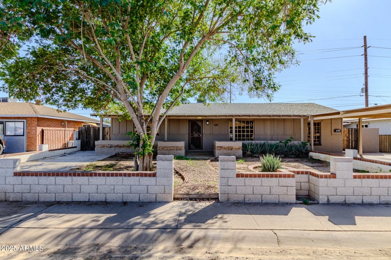 4733 Crittenden Ln, Phoenix, AZ 85031