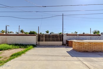 4733 Crittenden Ln, Phoenix, AZ 85031