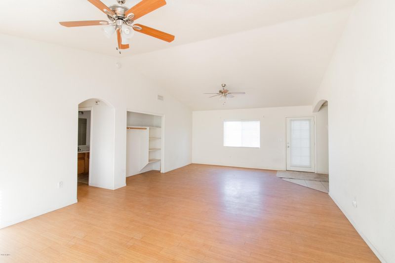 4741 S 28th St, Phoenix, AZ 85040