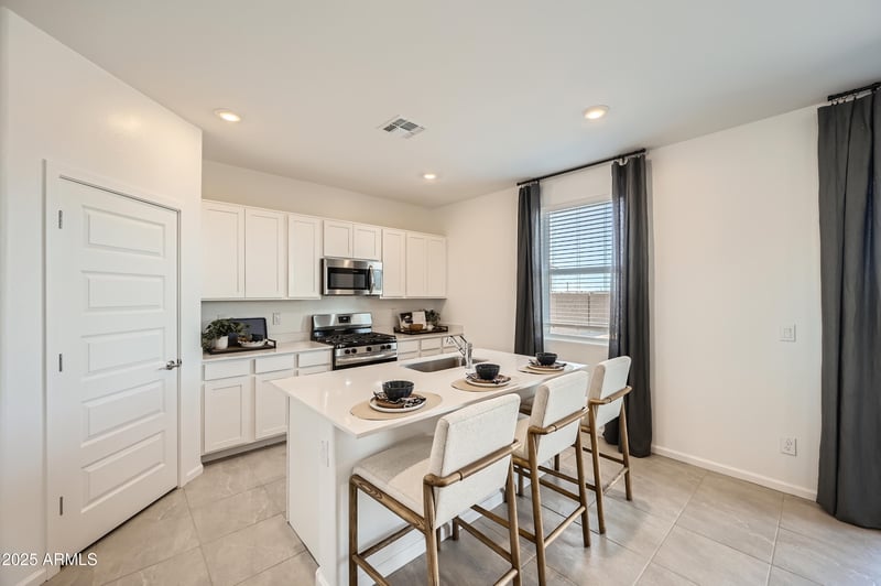 4742 Shasta Dr, San Tan Valley, AZ 85143