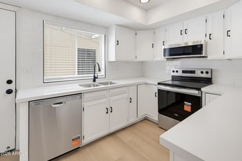 4742 W Palmaire Ave, Glendale, AZ 85301