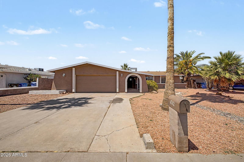 4742 Paradise Dr, Glendale, AZ 85304
