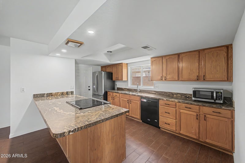4742 Paradise Dr, Glendale, AZ 85304