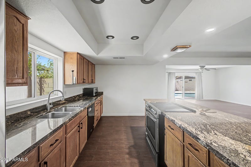 4742 Paradise Dr, Glendale, AZ 85304