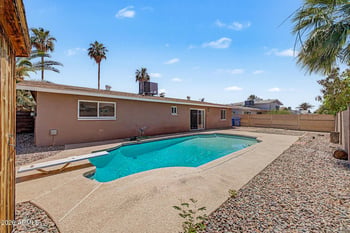 4742 Paradise Dr, Glendale, AZ 85304