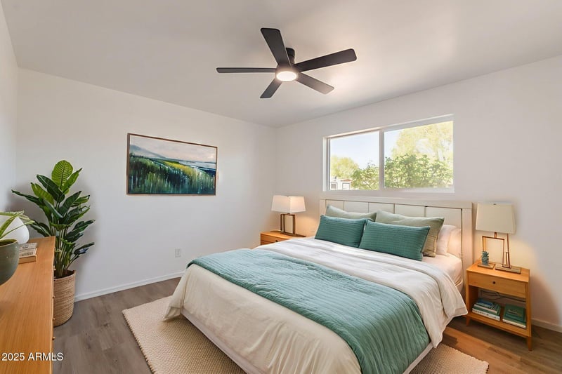 4743 Shaw Butte Dr, Glendale, AZ 85304