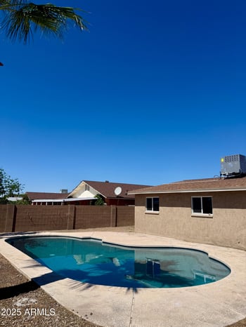 4743 Shaw Butte Dr, Glendale, AZ 85304
