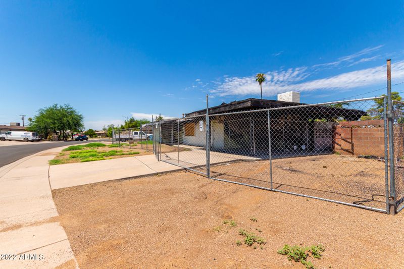 4744 N 58th Dr, Phoenix, AZ 85031