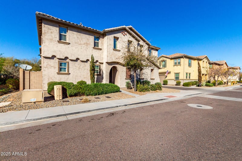 4744 Tierra Buena Ln, Phoenix, AZ 85032