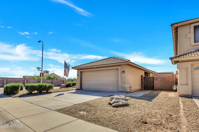 4745 Silverwood Dr, Phoenix, AZ 85048