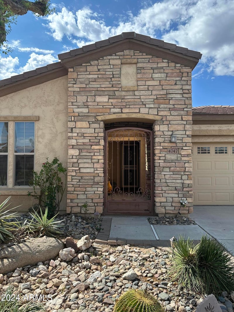 4747 Blue Spruce Ln, Gilbert, AZ 85298