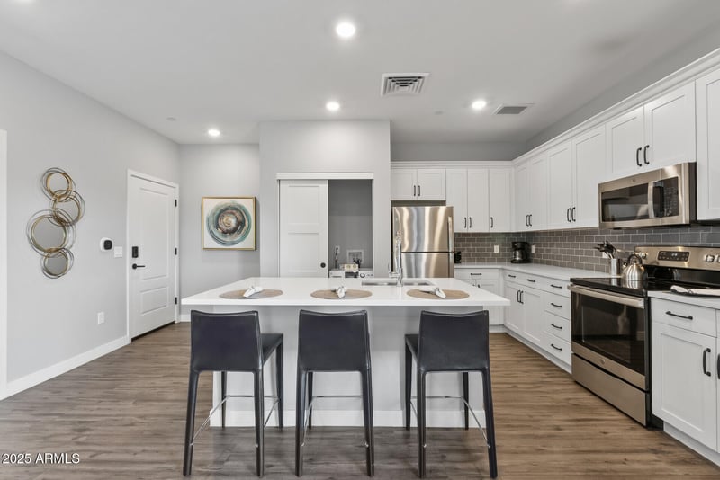 475 N 9th St #206, Phoenix, AZ 85006