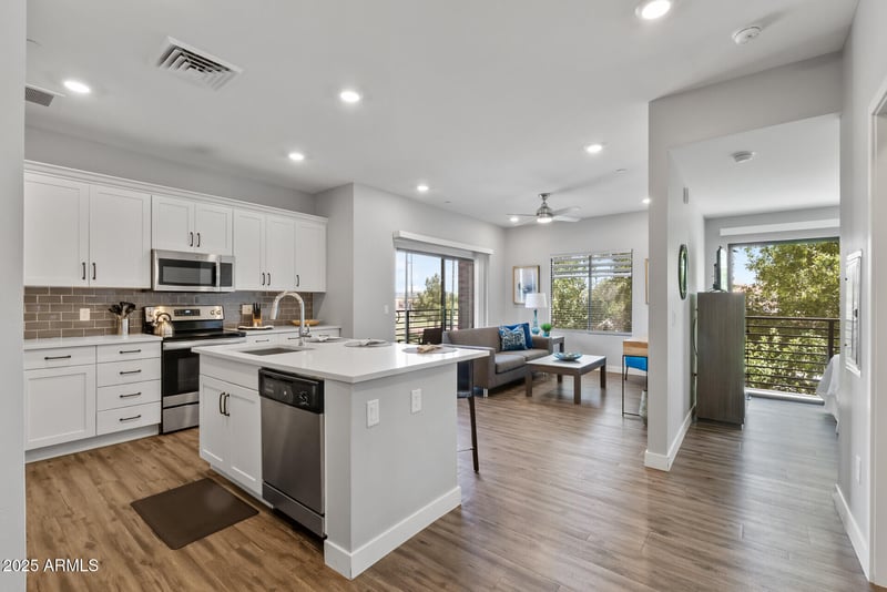475 N 9th St #206, Phoenix, AZ 85006